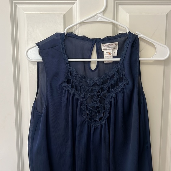 EUC MLLP Blouse Size Large - Picture 2 of 5